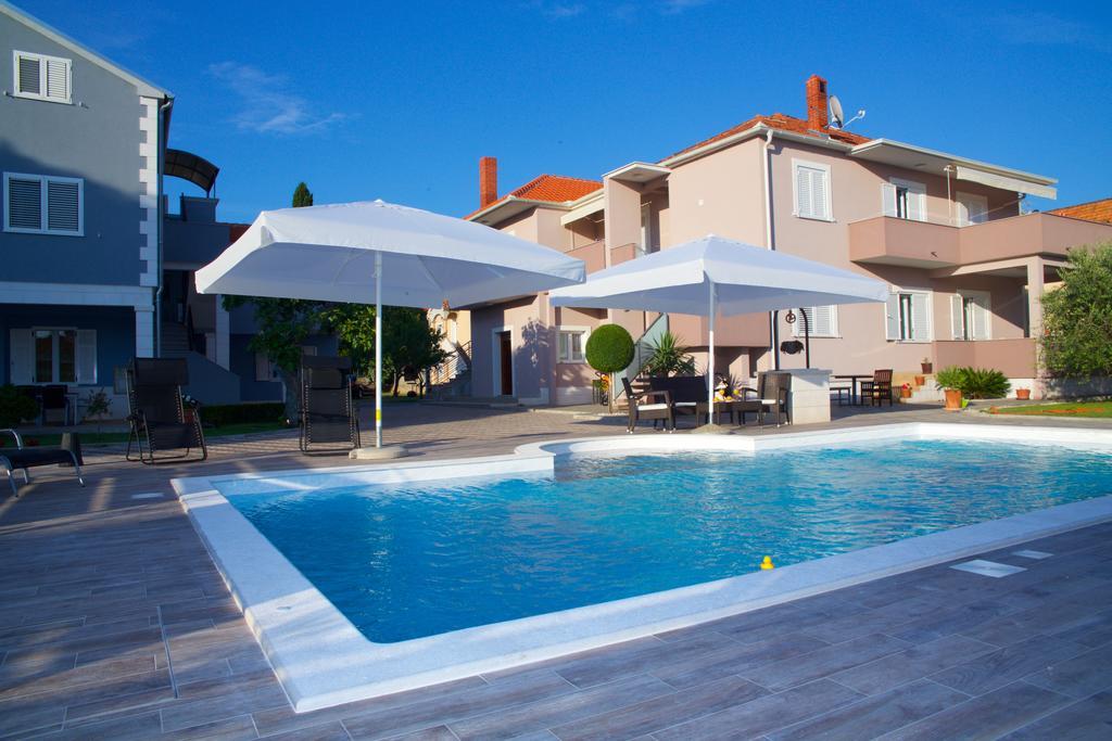 Banic Apartments With Pool Biograd na Moru Kültér fotó