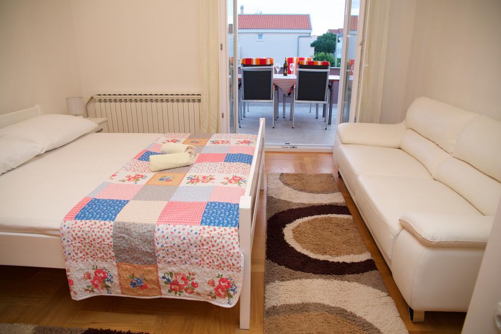 Banic Apartments With Pool Biograd na Moru Kültér fotó