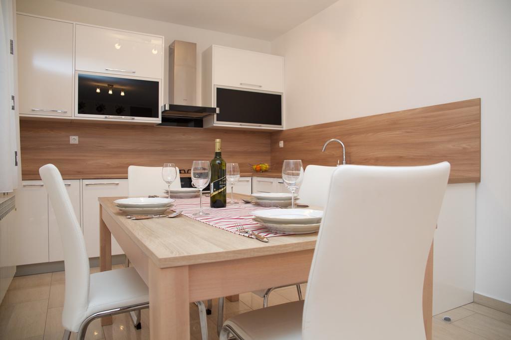 Banic Apartments With Pool Biograd na Moru Szoba fotó