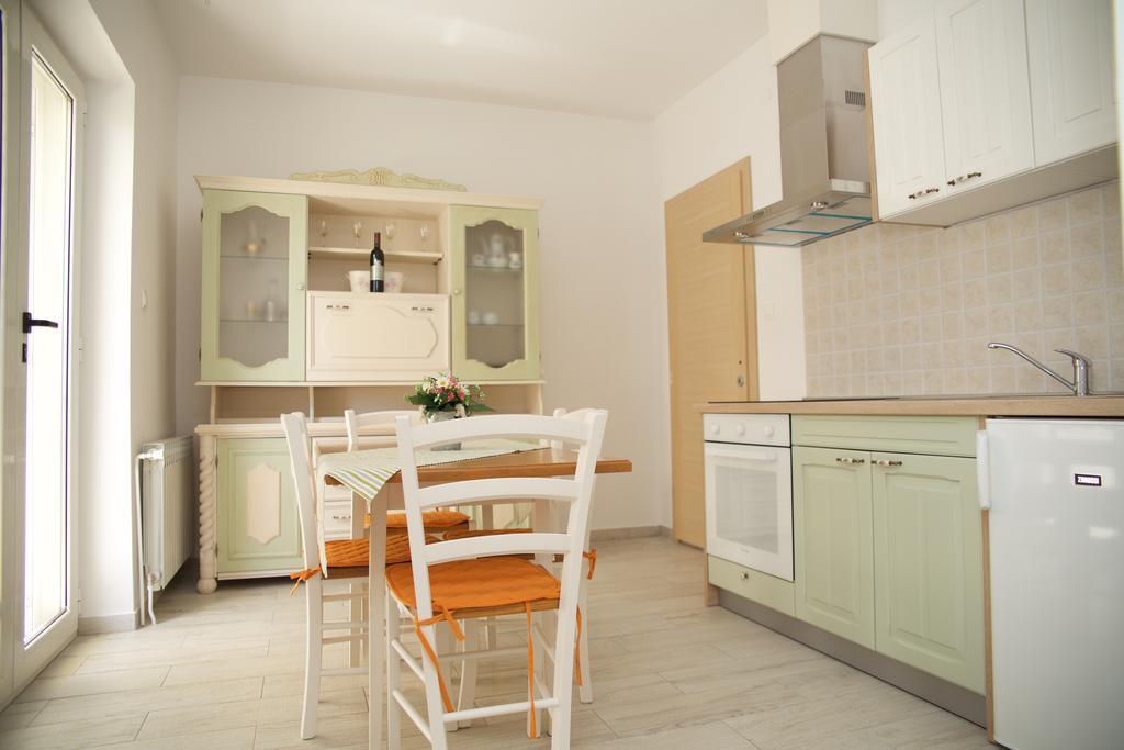 Banic Apartments With Pool Biograd na Moru Szoba fotó