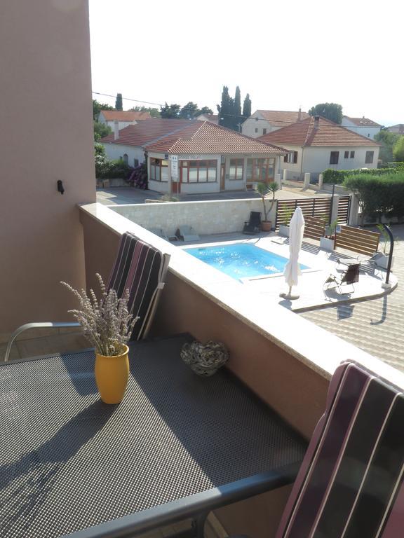 Banic Apartments With Pool Biograd na Moru Szoba fotó
