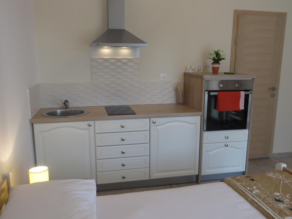 Banic Apartments With Pool Biograd na Moru Szoba fotó