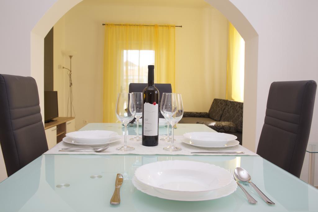 Banic Apartments With Pool Biograd na Moru Szoba fotó