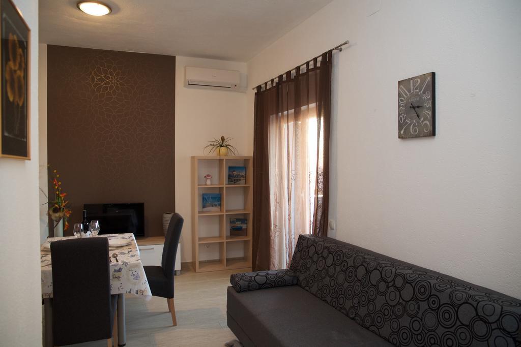 Banic Apartments With Pool Biograd na Moru Szoba fotó