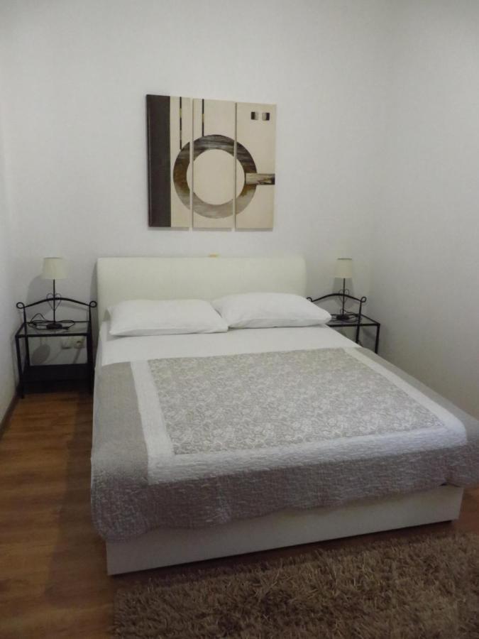 Banic Apartments With Pool Biograd na Moru Kültér fotó