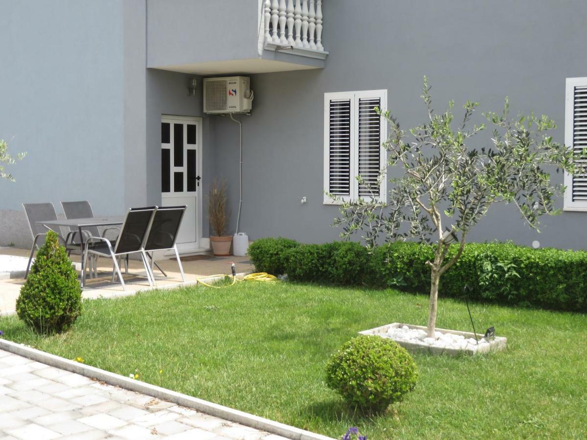 Banic Apartments With Pool Biograd na Moru Kültér fotó